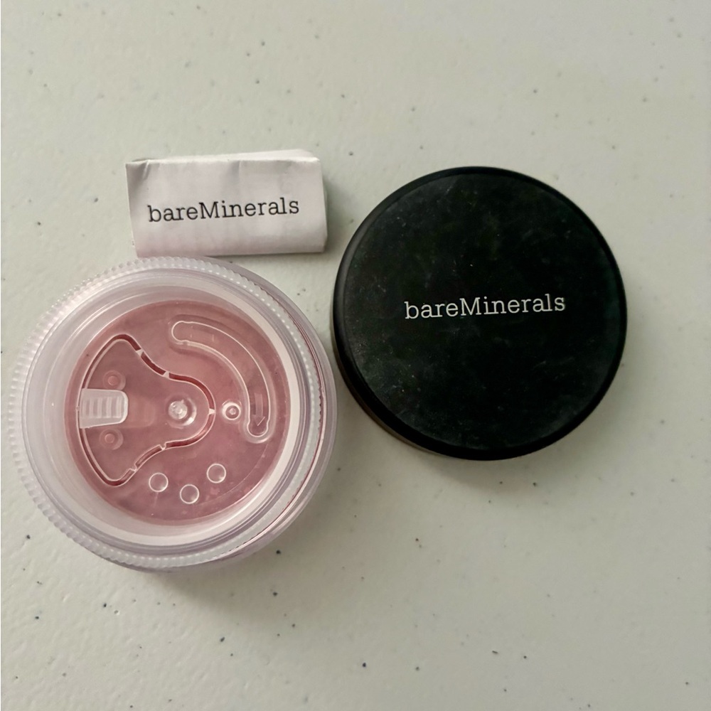 bareMinerals Beauty Loose Powder Blush in Soft Pink
